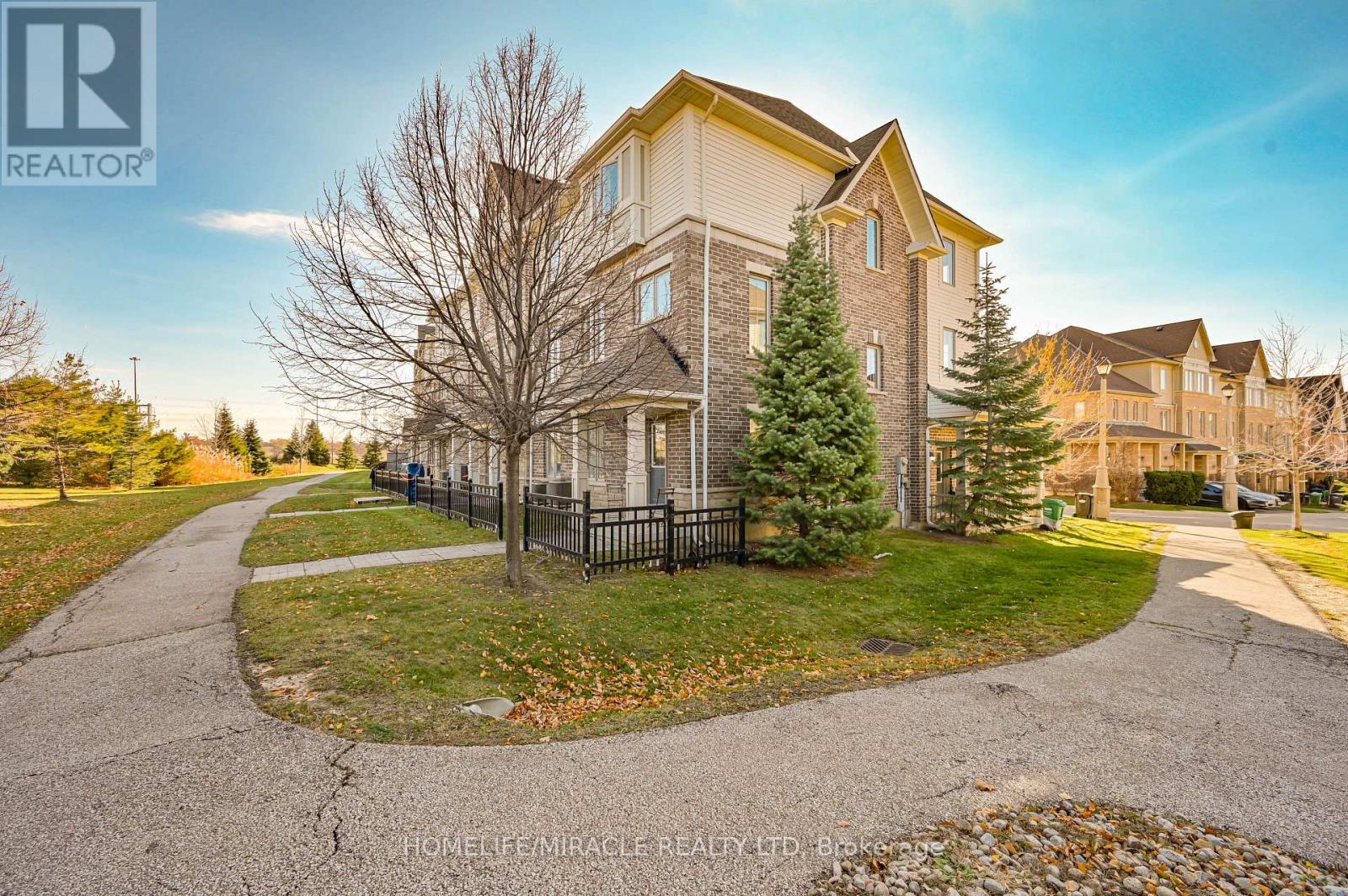 102 Cedar Lake Crescent, Brampton, Ontario  L6Y 0R1 - Photo 47 - W12561702