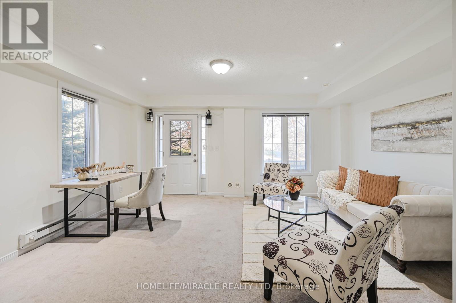 102 Cedar Lake Crescent, Brampton, Ontario  L6Y 0R1 - Photo 7 - W12561702