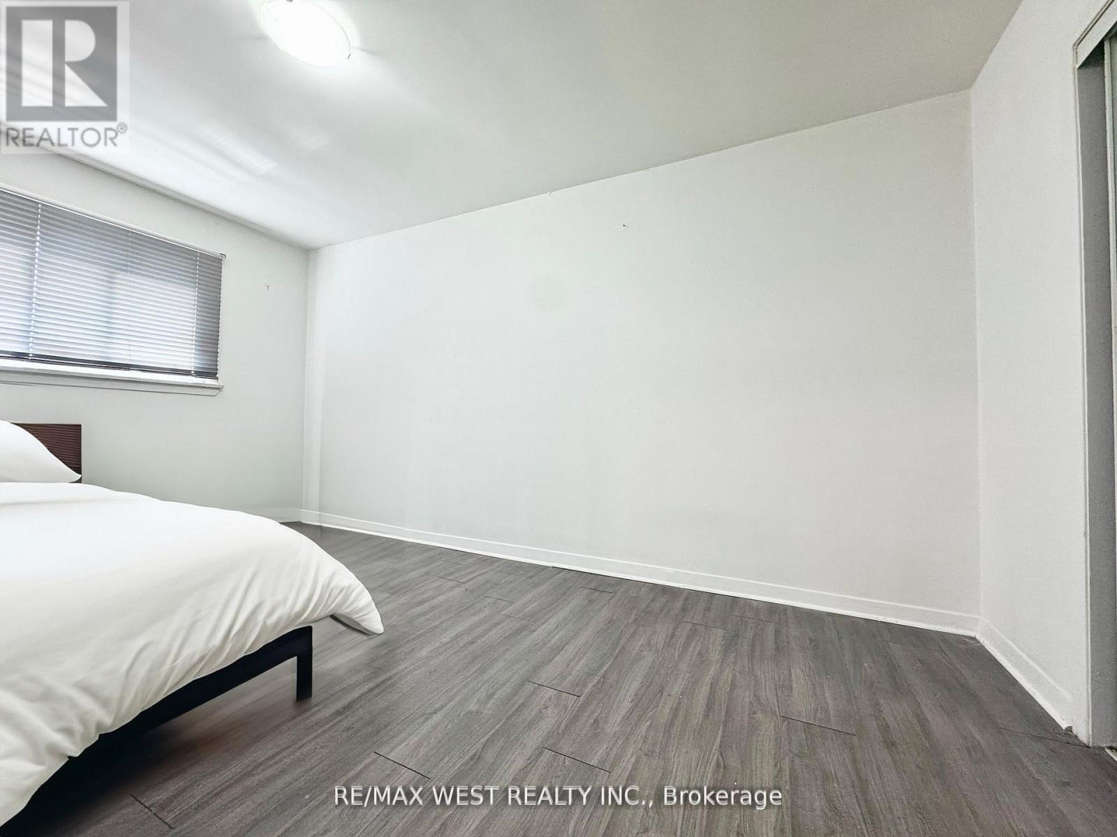 25 Bimini Crescent, Toronto, Ontario  M3N 1S1 - Photo 15 - W12561708