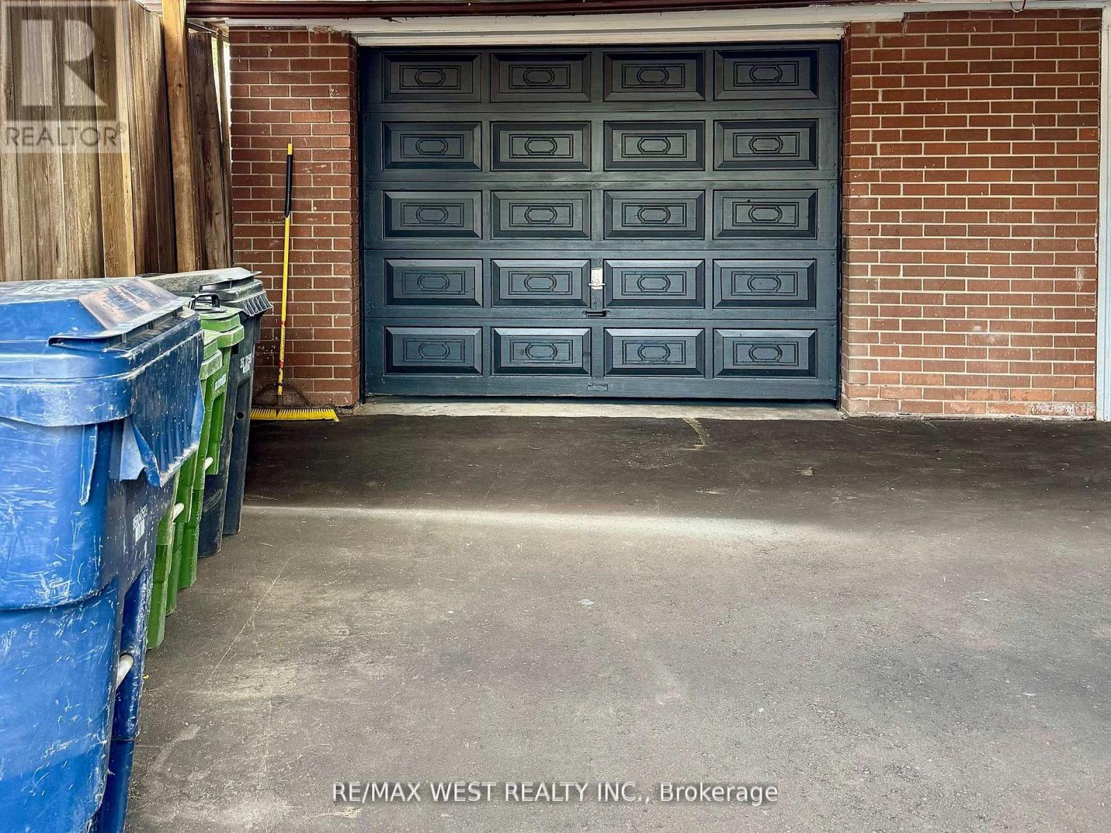 25 Bimini Crescent, Toronto, Ontario  M3N 1S1 - Photo 21 - W12561708