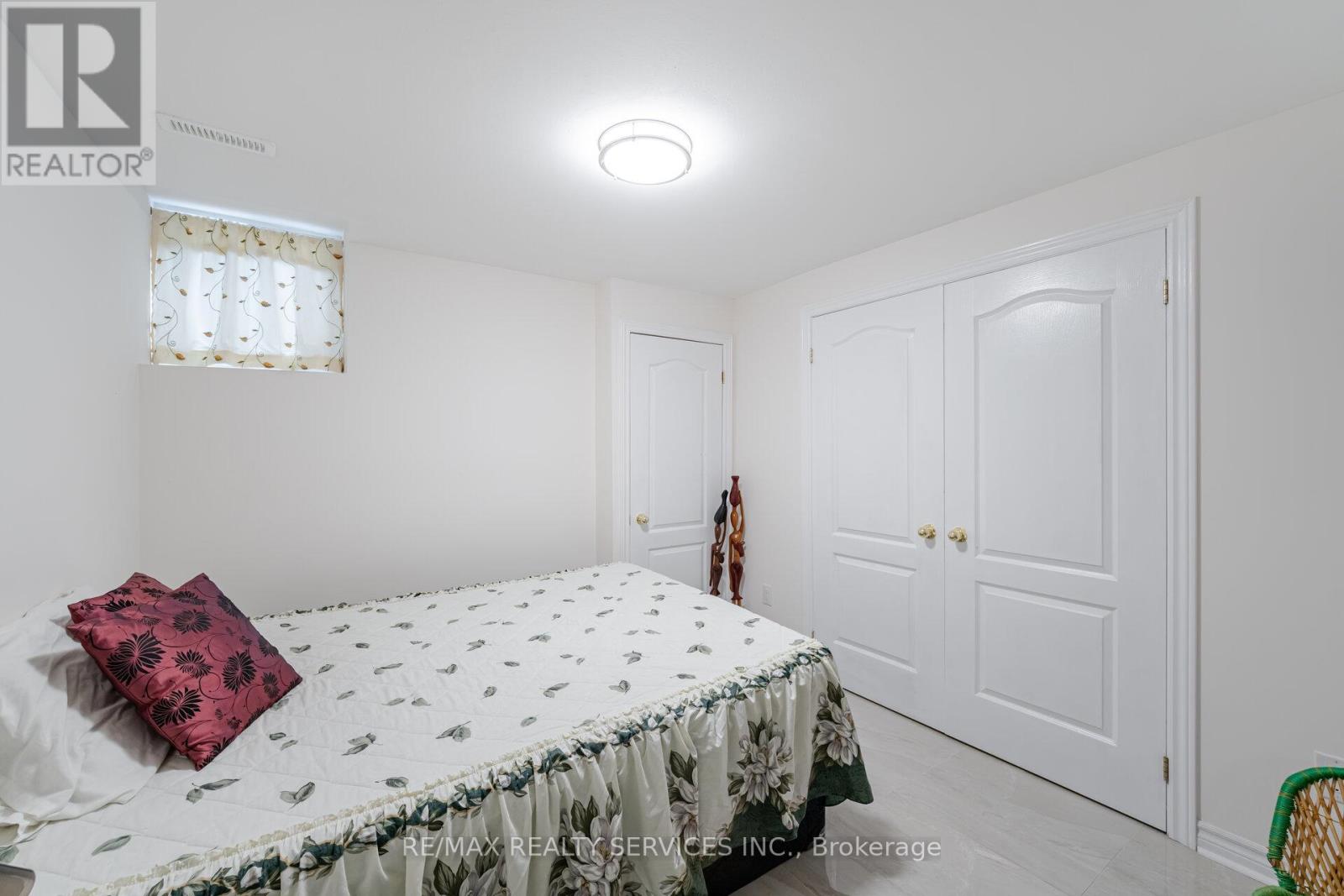 17 Regis Circle, Brampton, Ontario  L6P 1Z4 - Photo 35 - W12561714