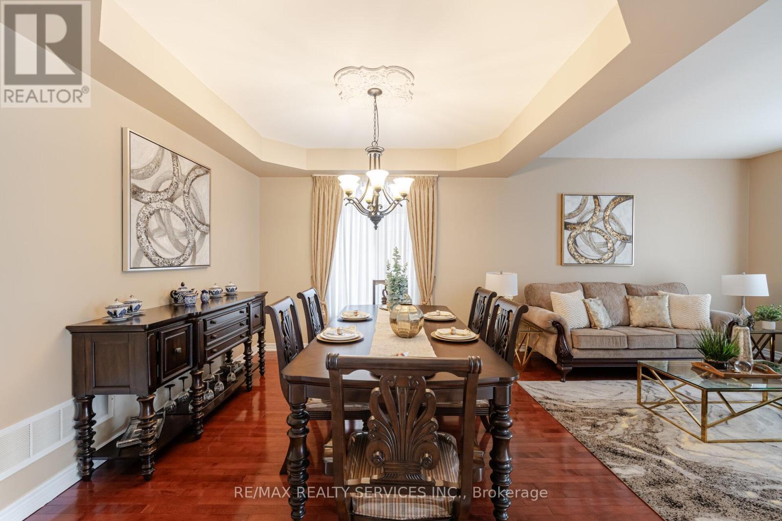 17 Regis Circle, Brampton, Ontario  L6P 1Z4 - Photo 6 - W12561714