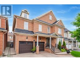 17 REGIS CIRCLE, Brampton, Ontario