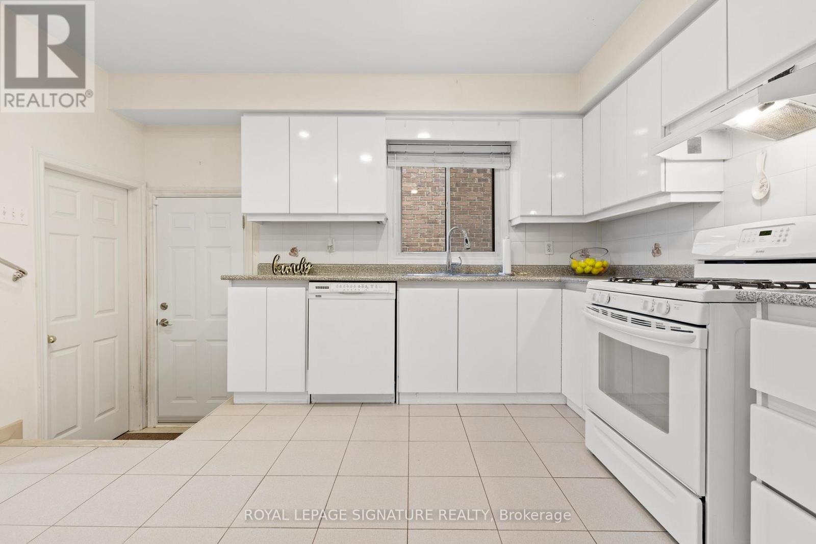 69 Chambers Avenue, Toronto, Ontario  M6N 3M1 - Photo 17 - W12561752