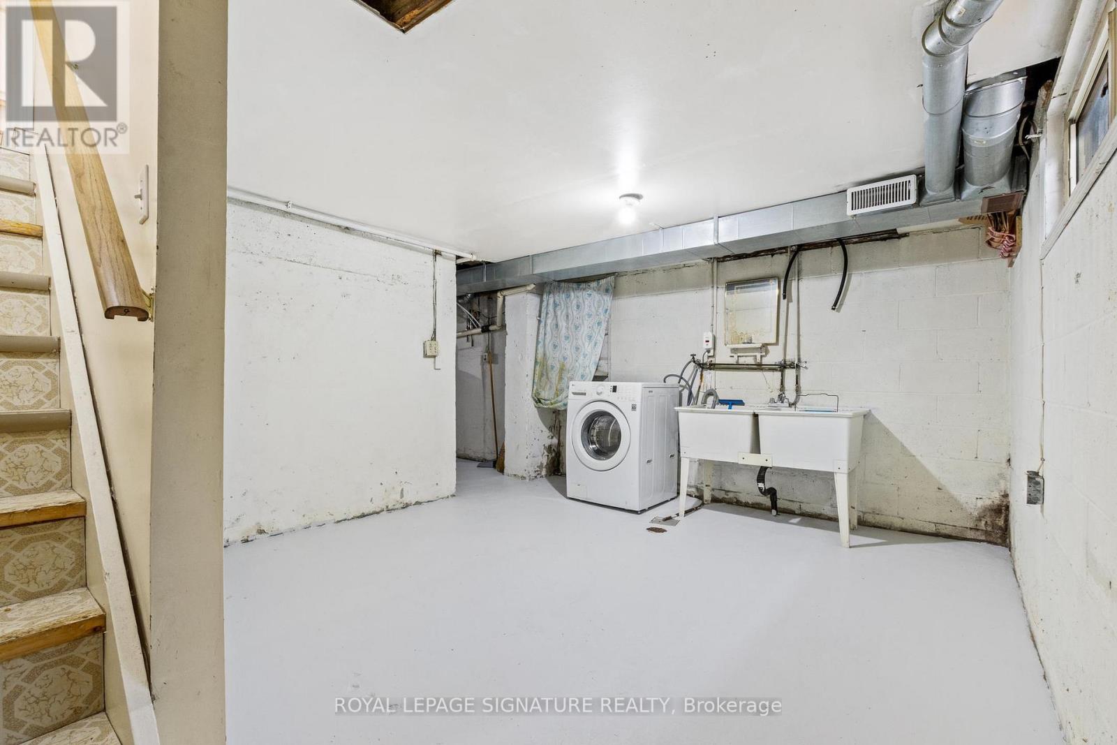 69 Chambers Avenue, Toronto, Ontario  M6N 3M1 - Photo 21 - W12561752