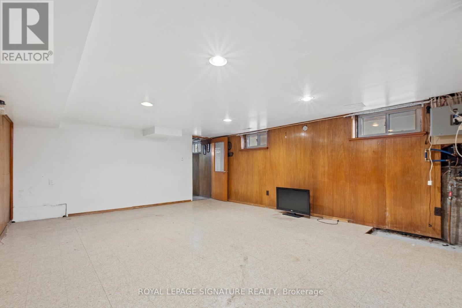 69 Chambers Avenue, Toronto, Ontario  M6N 3M1 - Photo 23 - W12561752