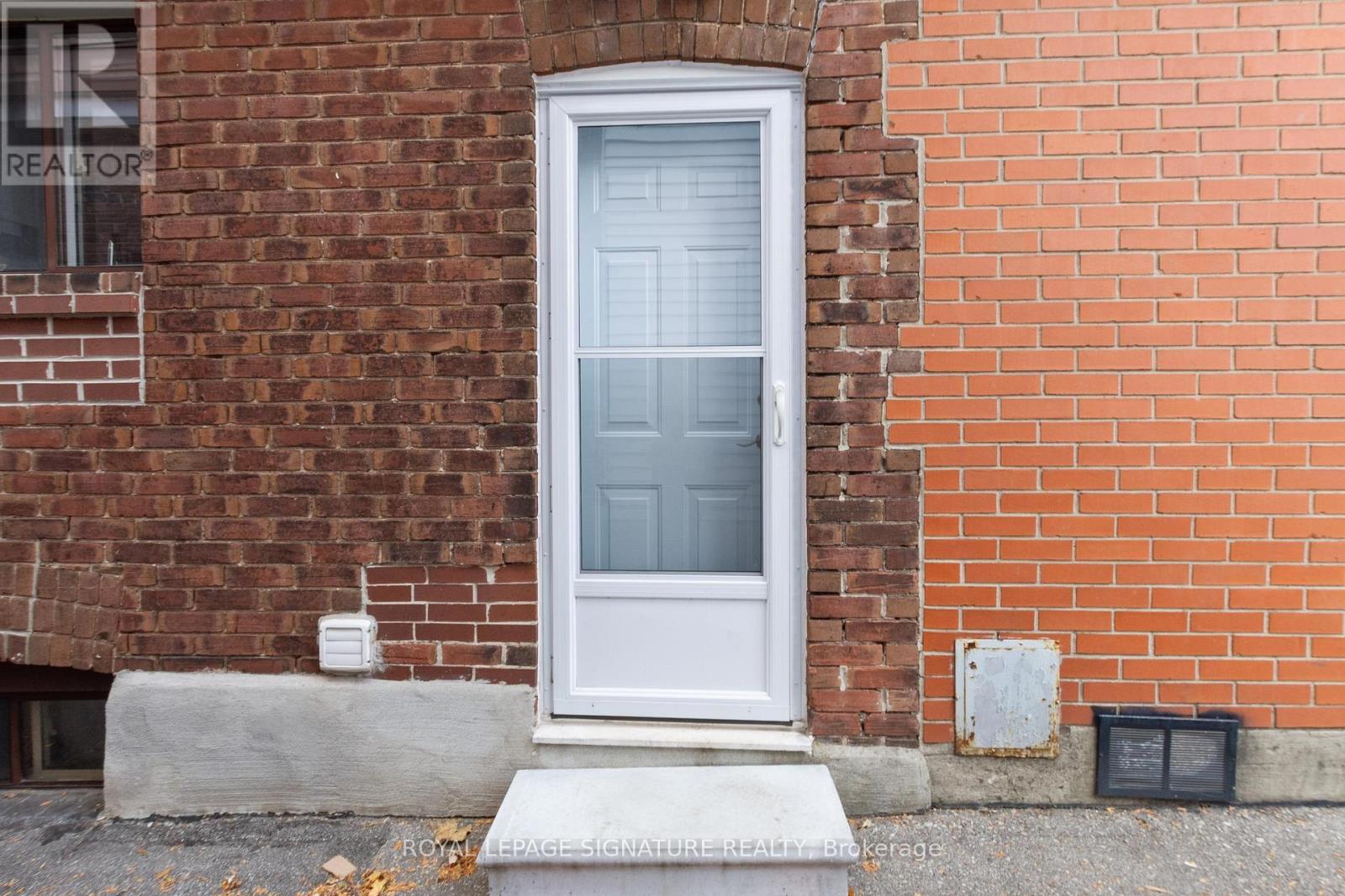 69 Chambers Avenue, Toronto, Ontario  M6N 3M1 - Photo 26 - W12561752