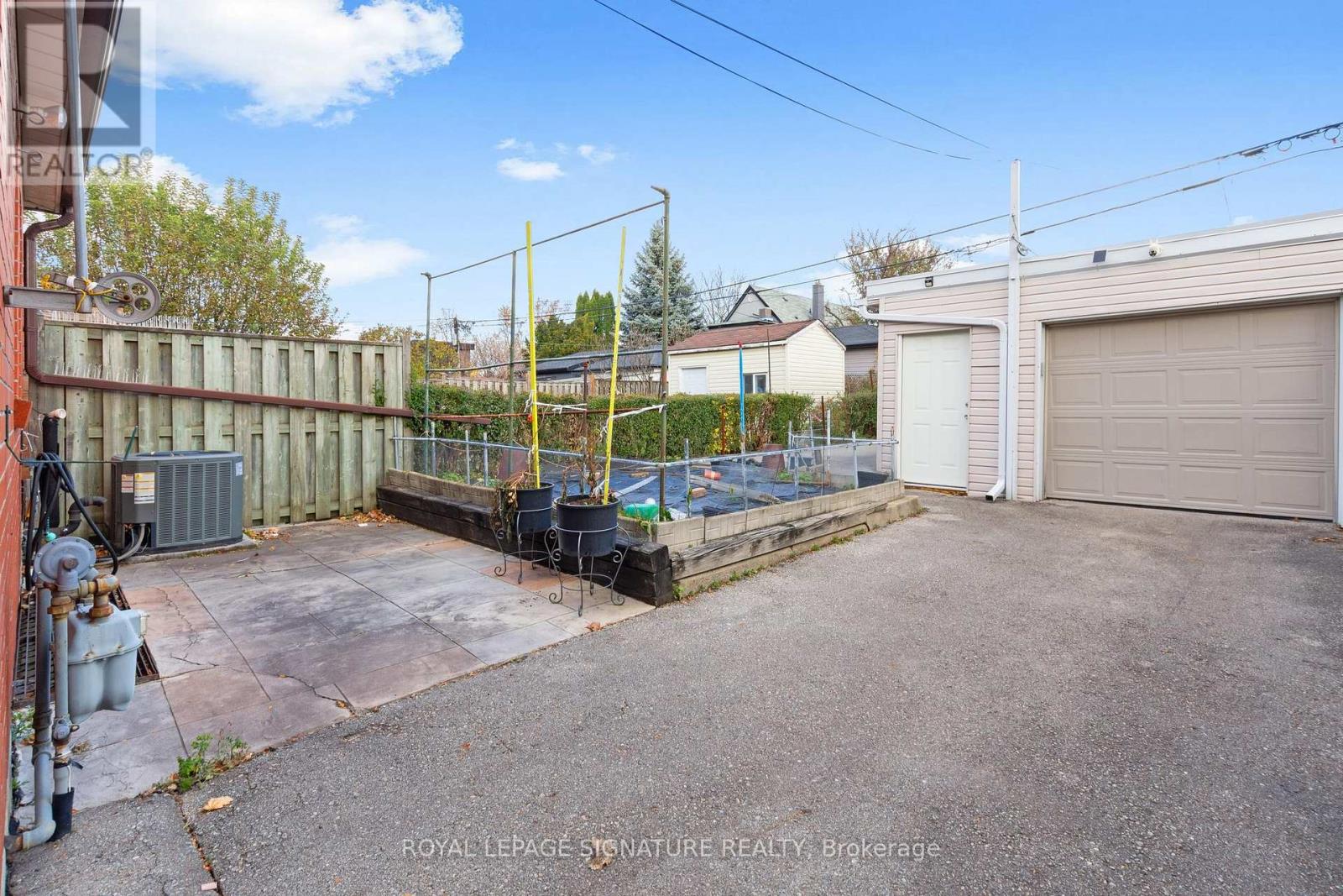 69 Chambers Avenue, Toronto, Ontario  M6N 3M1 - Photo 29 - W12561752