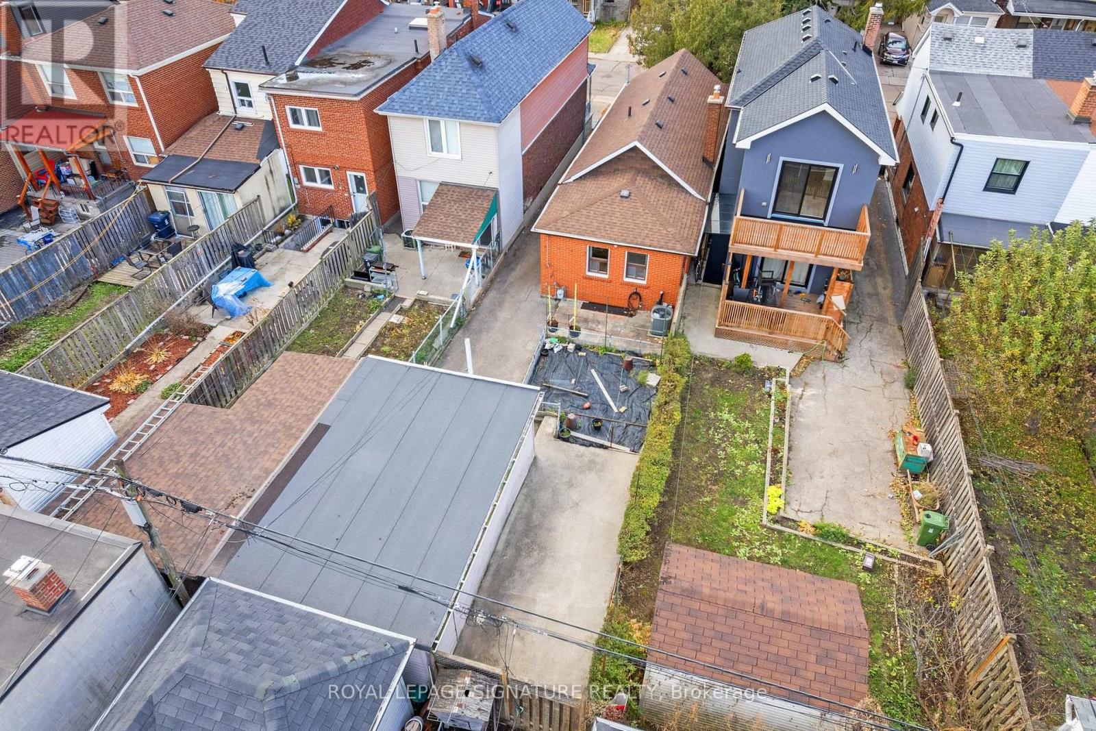 69 Chambers Avenue, Toronto, Ontario  M6N 3M1 - Photo 34 - W12561752