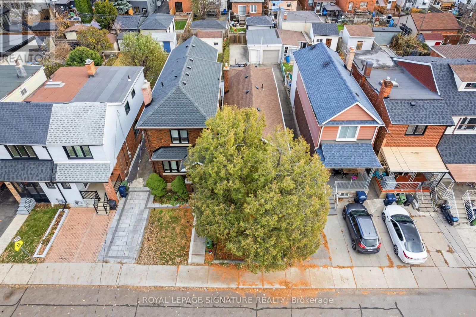 69 Chambers Avenue, Toronto, Ontario  M6N 3M1 - Photo 35 - W12561752