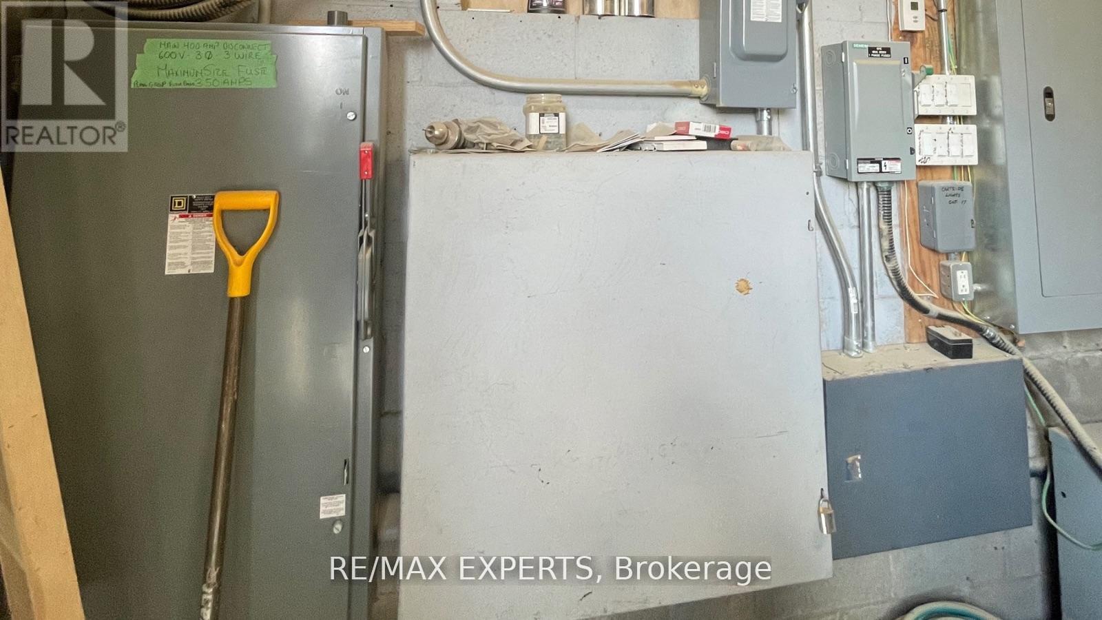 82 Industry Street, Toronto, Ontario  M6M 4L7 - Photo 13 - W12561786