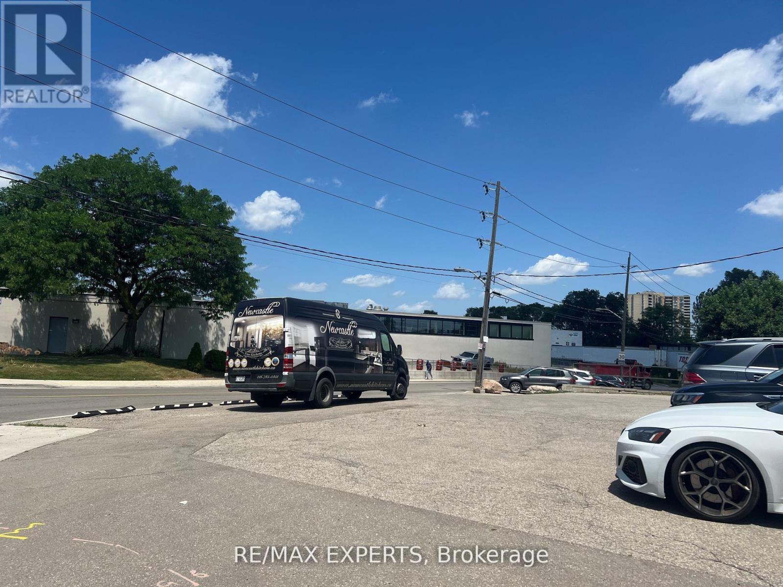 82 Industry Street, Toronto, Ontario  M6M 4L7 - Photo 4 - W12561786