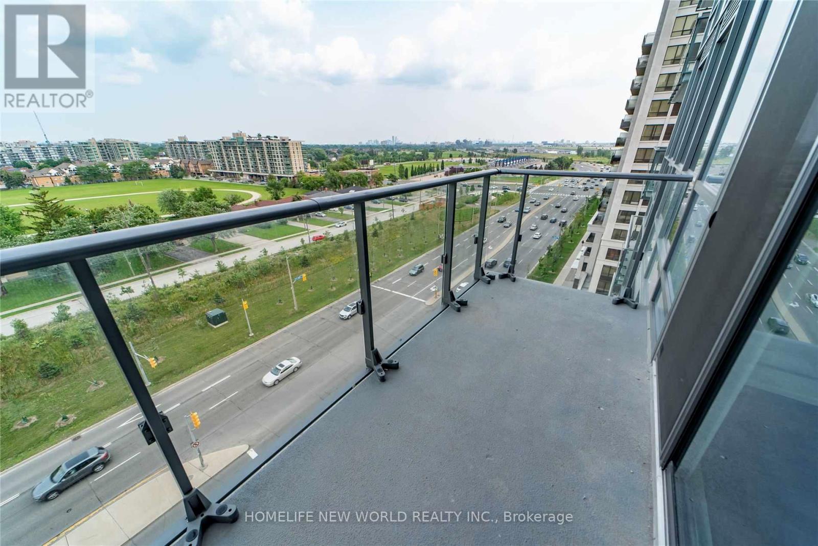 910 - 10 De Boers Drive, Toronto, Ontario  M3J 0L6 - Photo 9 - W12561798