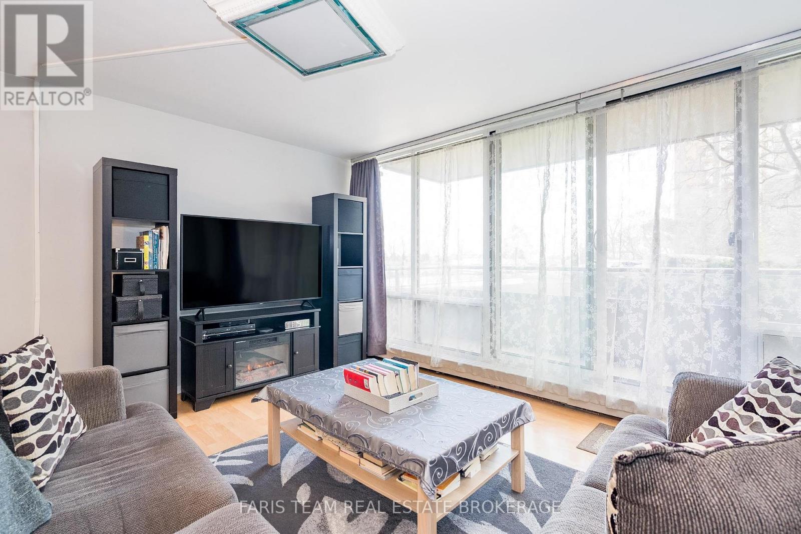 104 - 19 Four Winds Drive, Toronto, Ontario  M3J 2S9 - Photo 10 - W12561838