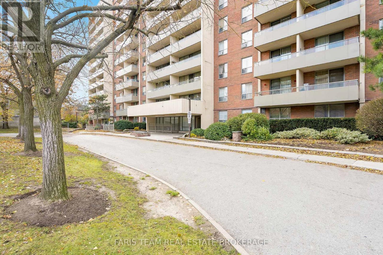 104 - 19 Four Winds Drive, Toronto, Ontario  M3J 2S9 - Photo 2 - W12561838