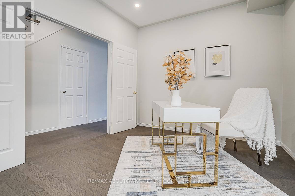 56 - 1130 Cawthra Road, Mississauga, Ontario  L5G 4V7 - Photo 14 - W12561850