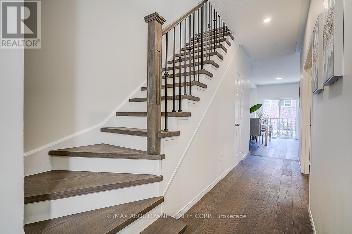 56 - 1130 Cawthra Road, Mississauga, Ontario  L5G 4V7 - Photo 4 - W12561850