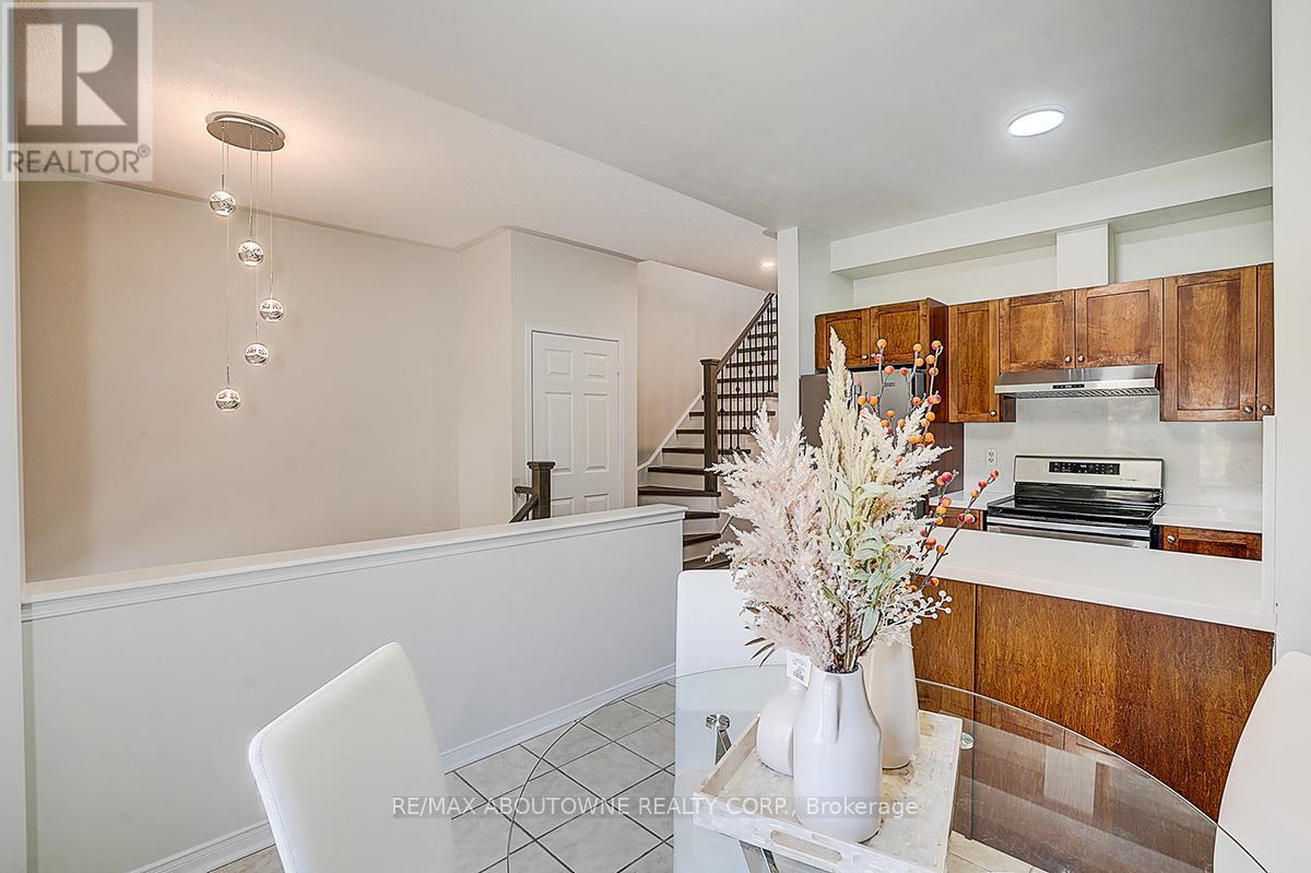 56 - 1130 Cawthra Road, Mississauga, Ontario  L5G 4V7 - Photo 9 - W12561850