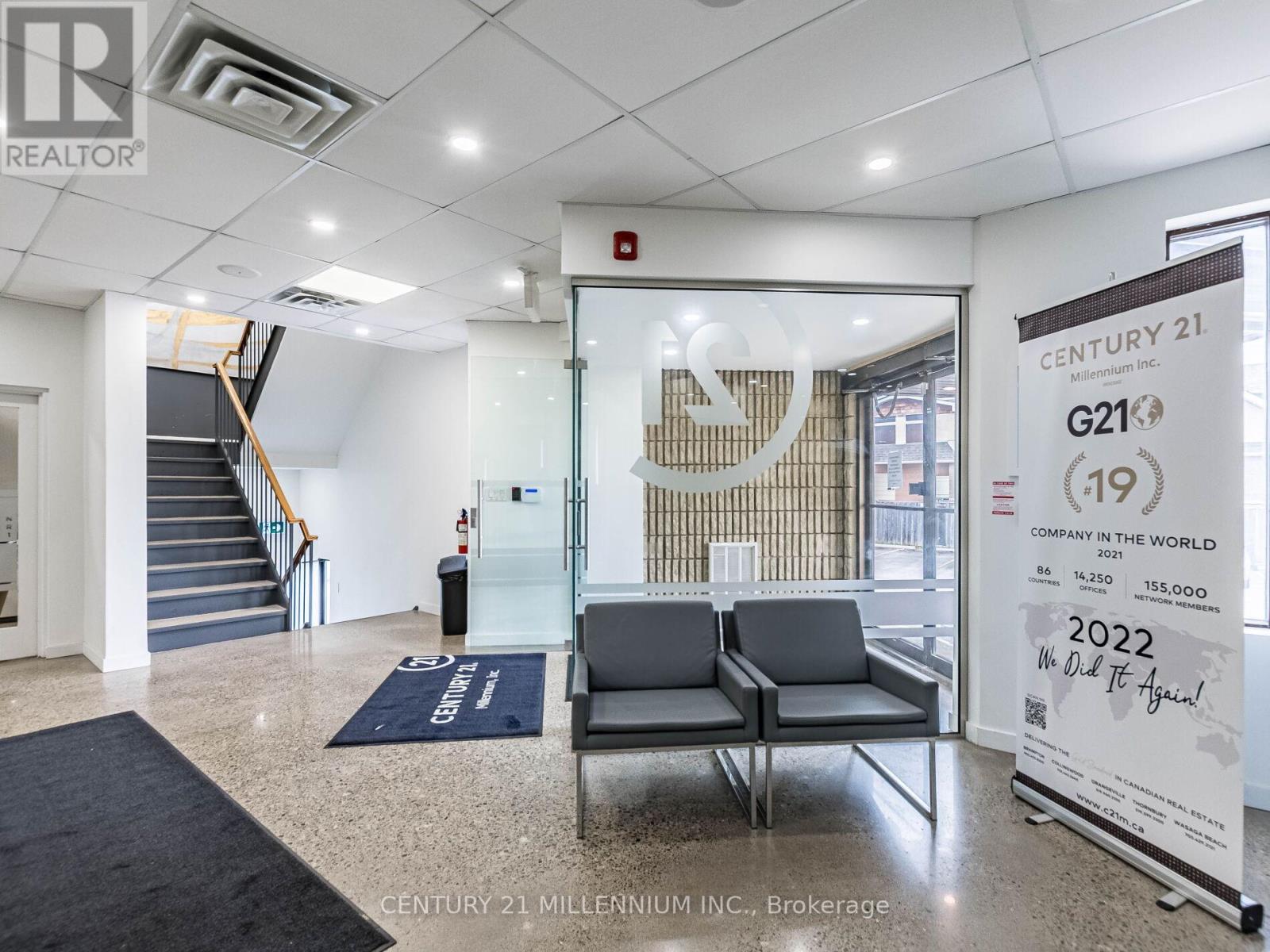 181 Queen Street E, Brampton, Ontario  L6W 2B3 - Photo 10 - W12561936