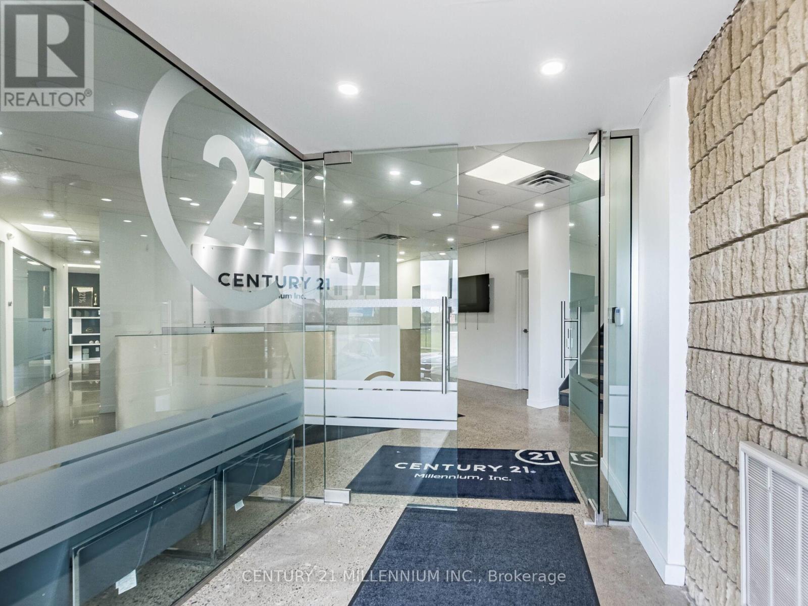 181 Queen Street E, Brampton, Ontario  L6W 2B3 - Photo 11 - W12561936