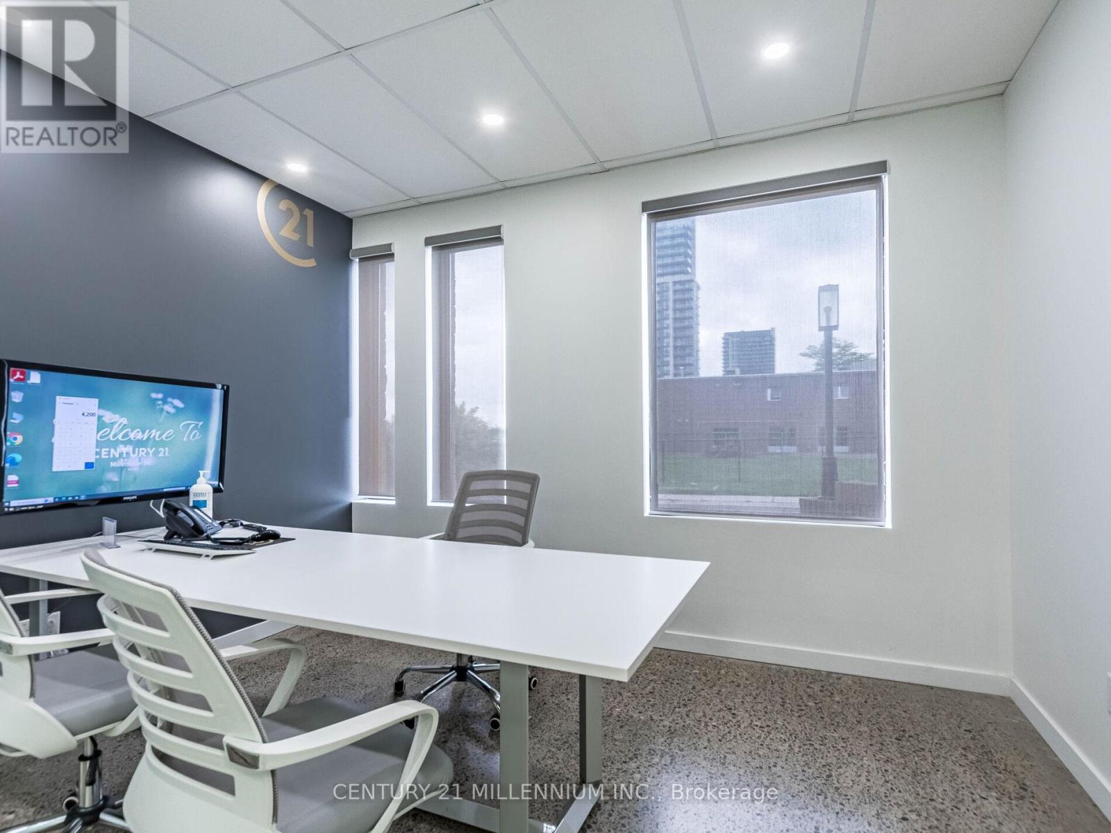 181 Queen Street E, Brampton, Ontario  L6W 2B3 - Photo 14 - W12561936