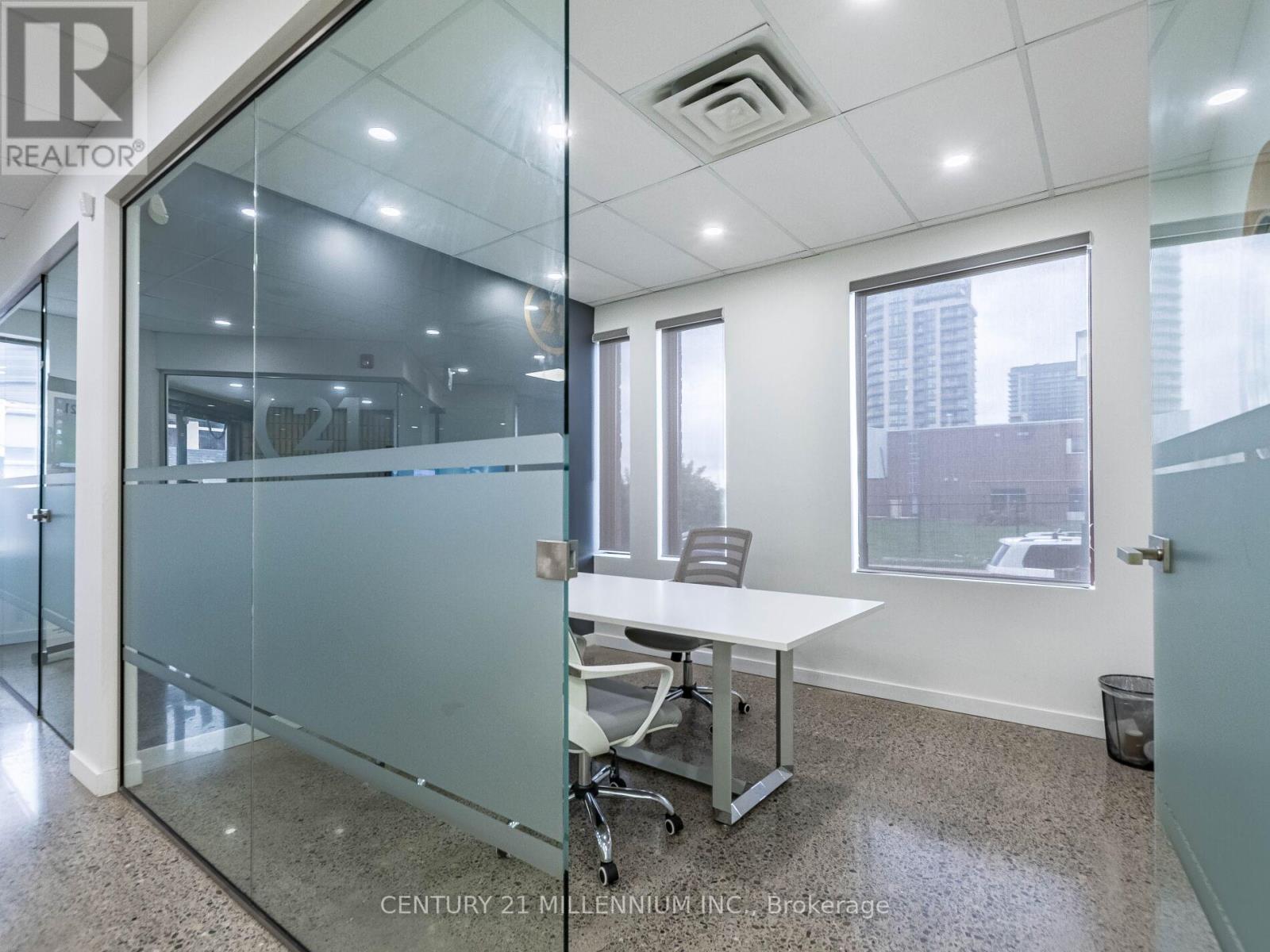 181 Queen Street E, Brampton, Ontario  L6W 2B3 - Photo 15 - W12561936