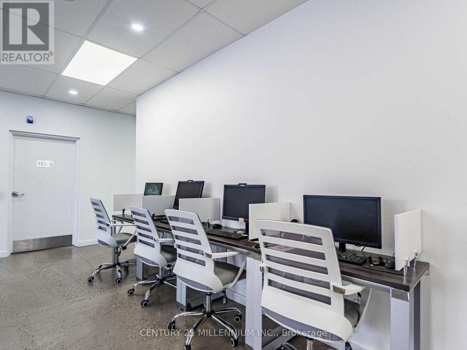 181 Queen Street E, Brampton, Ontario  L6W 2B3 - Photo 26 - W12561936