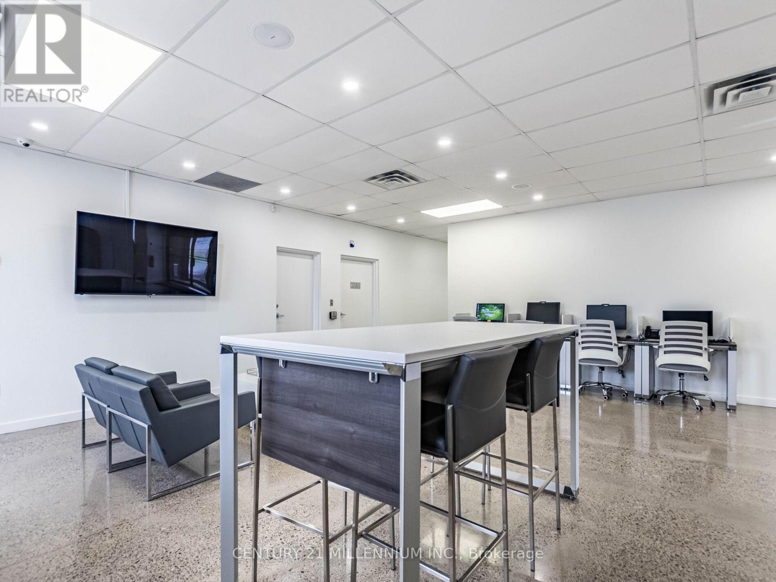 181 Queen Street E, Brampton, Ontario  L6W 2B3 - Photo 27 - W12561936