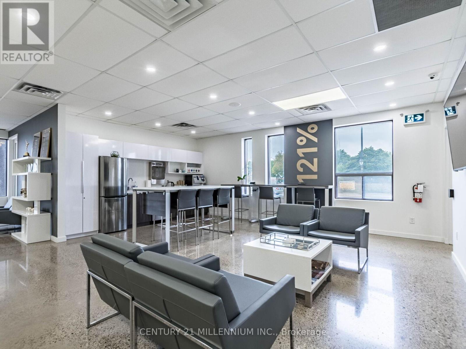 181 Queen Street E, Brampton, Ontario  L6W 2B3 - Photo 33 - W12561936