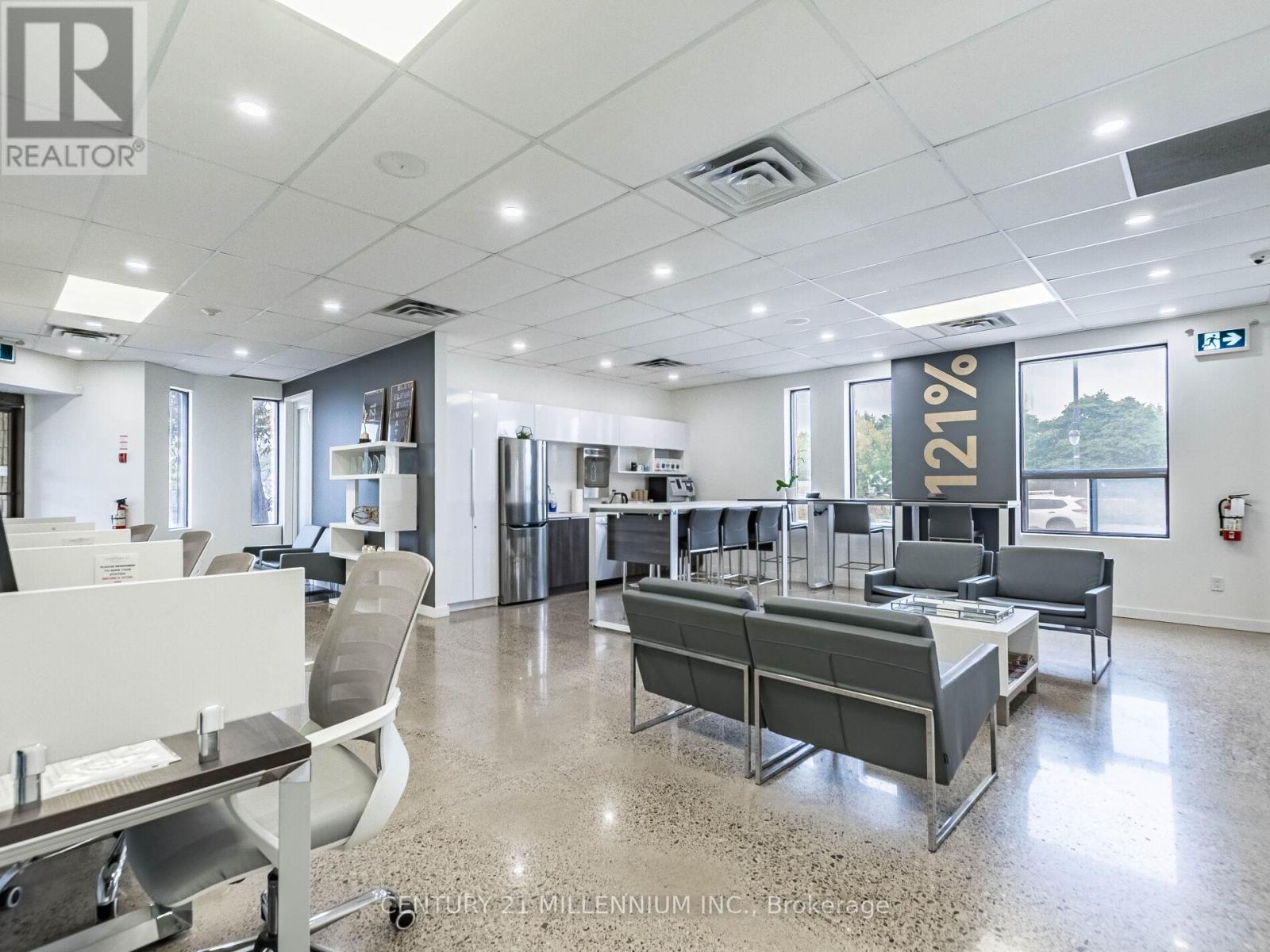 181 Queen Street E, Brampton, Ontario  L6W 2B3 - Photo 35 - W12561936