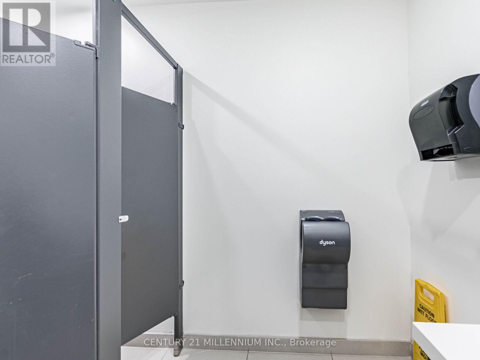 181 Queen Street E, Brampton, Ontario  L6W 2B3 - Photo 39 - W12561936