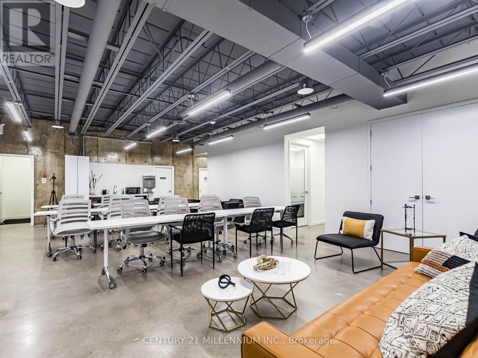 181 Queen Street E, Brampton, Ontario  L6W 2B3 - Photo 44 - W12561936