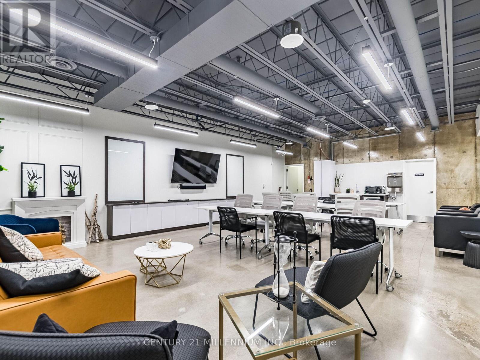 181 Queen Street E, Brampton, Ontario  L6W 2B3 - Photo 45 - W12561936