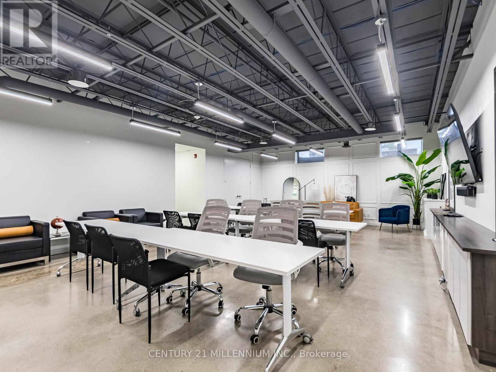 181 Queen Street E, Brampton, Ontario  L6W 2B3 - Photo 48 - W12561936