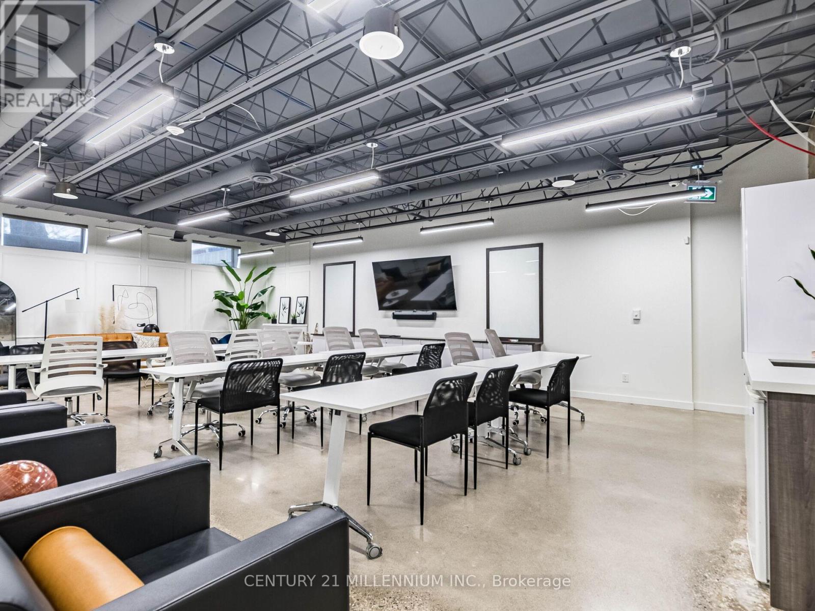 181 Queen Street E, Brampton, Ontario  L6W 2B3 - Photo 49 - W12561936