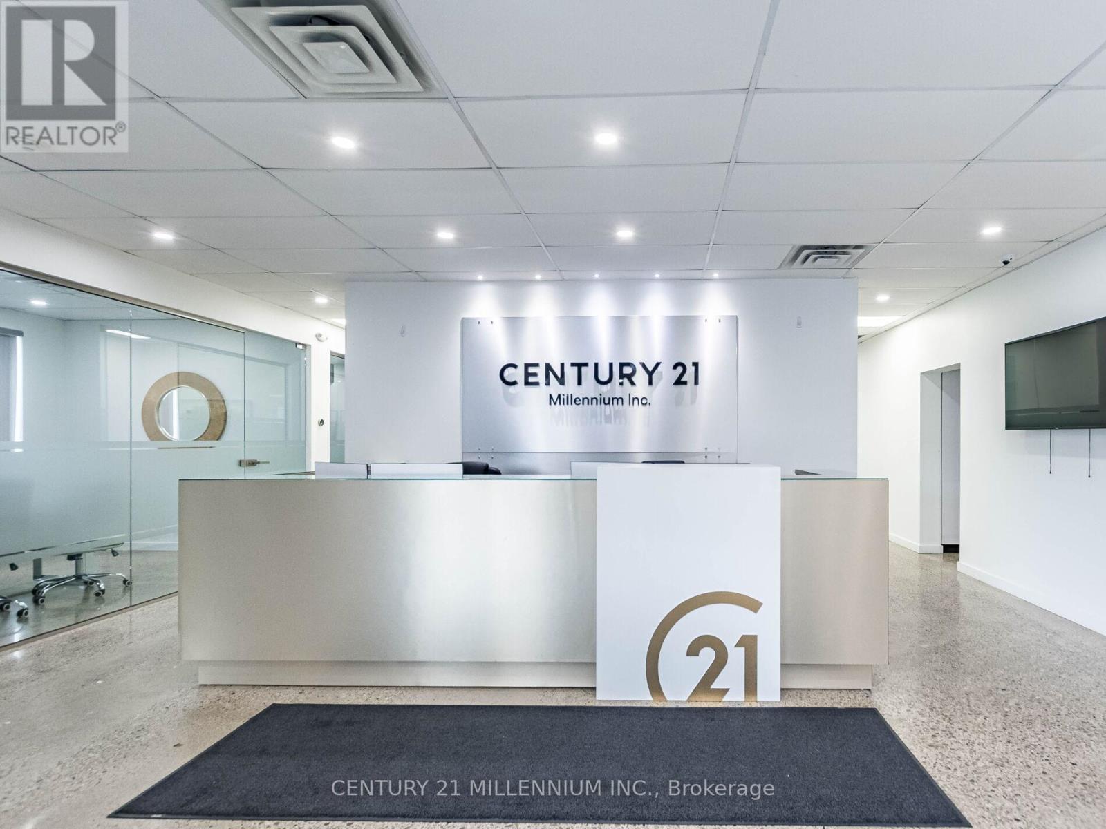 181 Queen Street E, Brampton, Ontario  L6W 2B3 - Photo 9 - W12561936