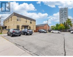 181 QUEEN STREET E, Brampton, Ontario