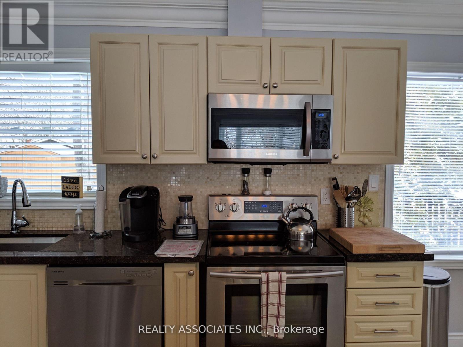 1315 Crossfield Bend, Mississauga, Ontario  L5G 3P5 - Photo 6 - W12561982