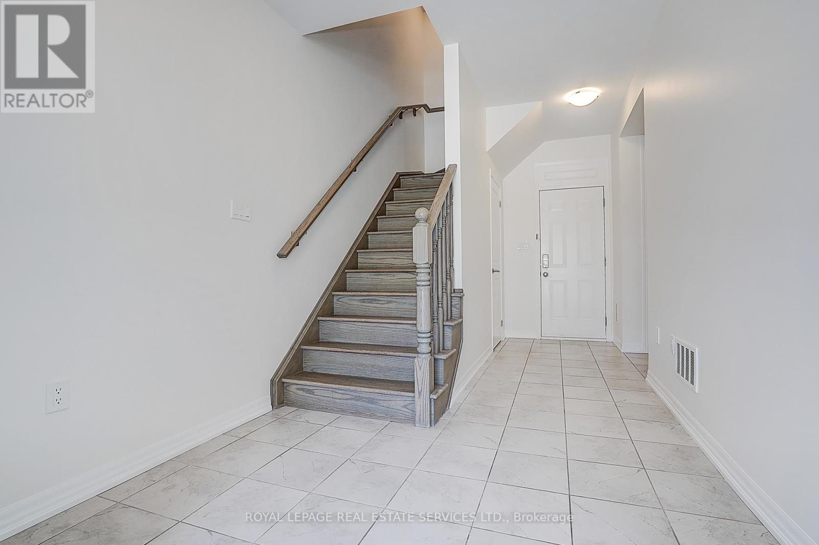 3353 Carding Mill Trail, Oakville, Ontario  L6M 1R7 - Photo 4 - W12562014