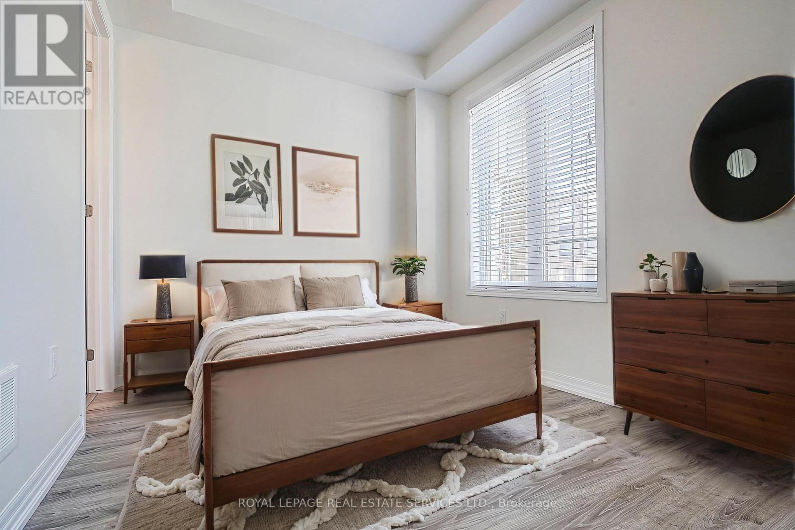 3353 Carding Mill Trail, Oakville, Ontario  L6M 1R7 - Photo 7 - W12562014