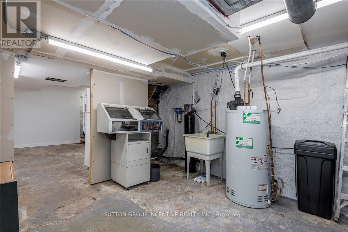 18 Worsley Street, Barrie, Ontario  L4M 1L4 - Photo 35 - S12539862