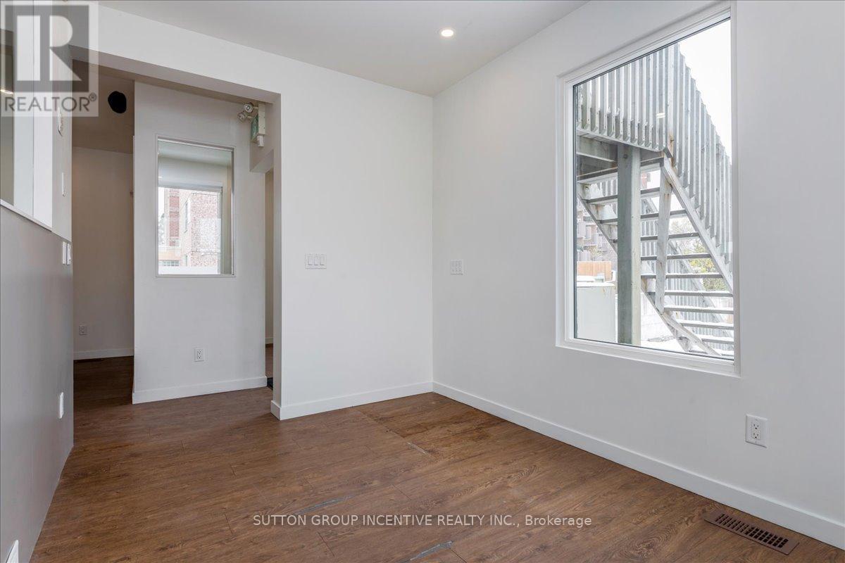 18 Worsley Street, Barrie, Ontario  L4M 1L4 - Photo 24 - S12539862