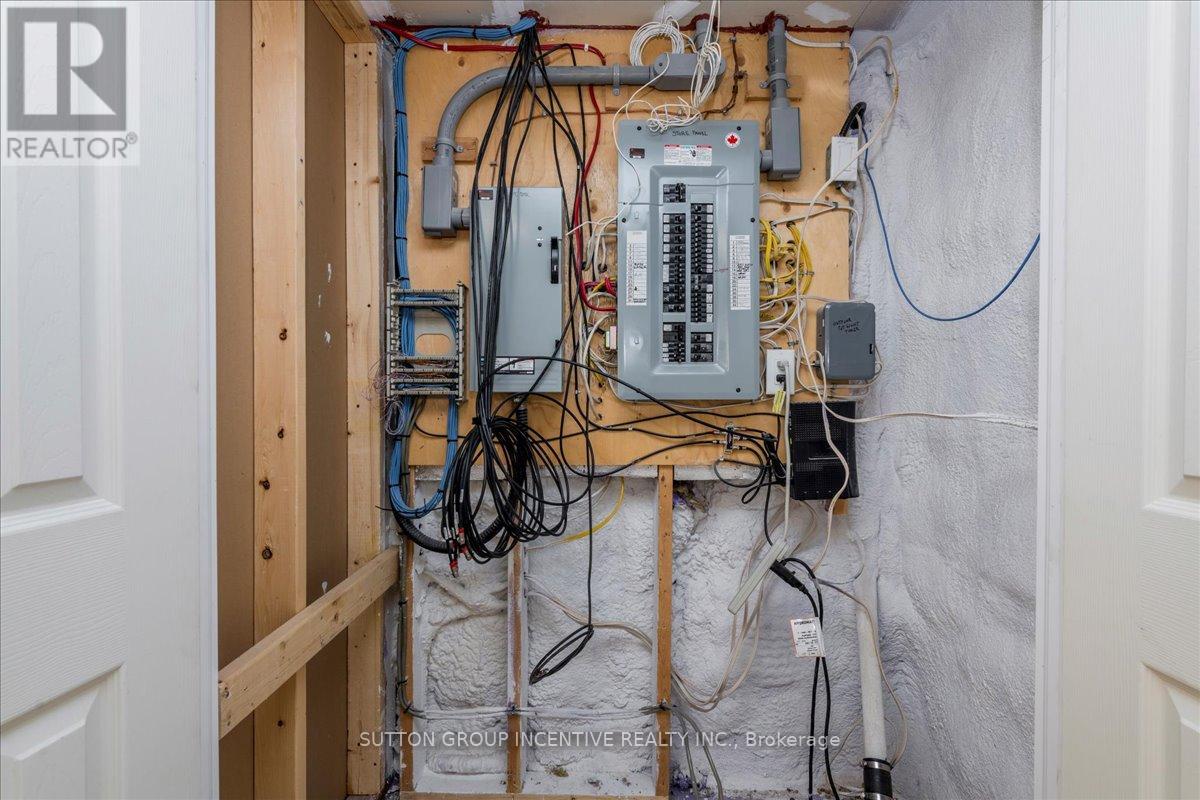 18 Worsley Street, Barrie, Ontario  L4M 1L4 - Photo 38 - S12539862