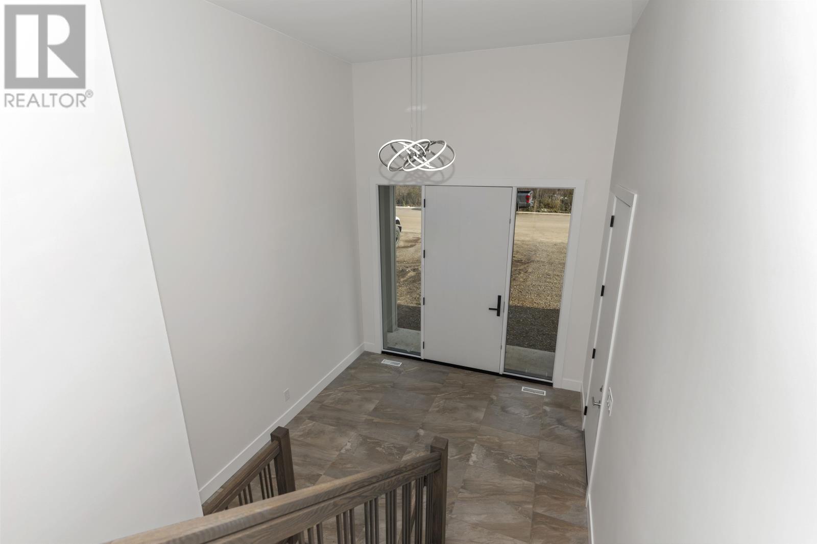 205 Bruin Cres, Thunder Bay, Ontario P7C 0C5 - Photo 4 - TB253183