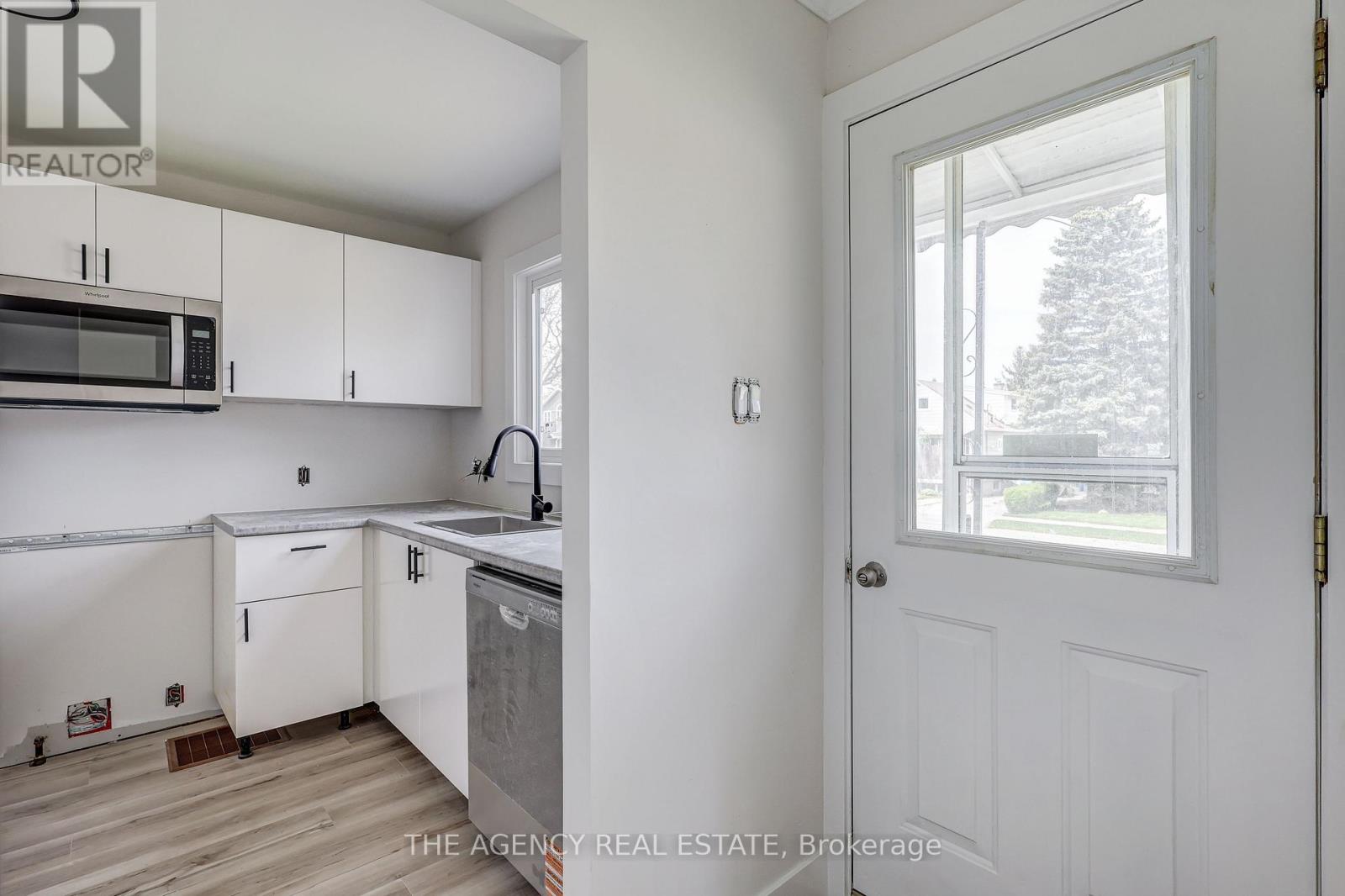 Upper - 489 Salisbury Street, London East, Ontario  N5Y 3B4 - Photo 10 - X12562076