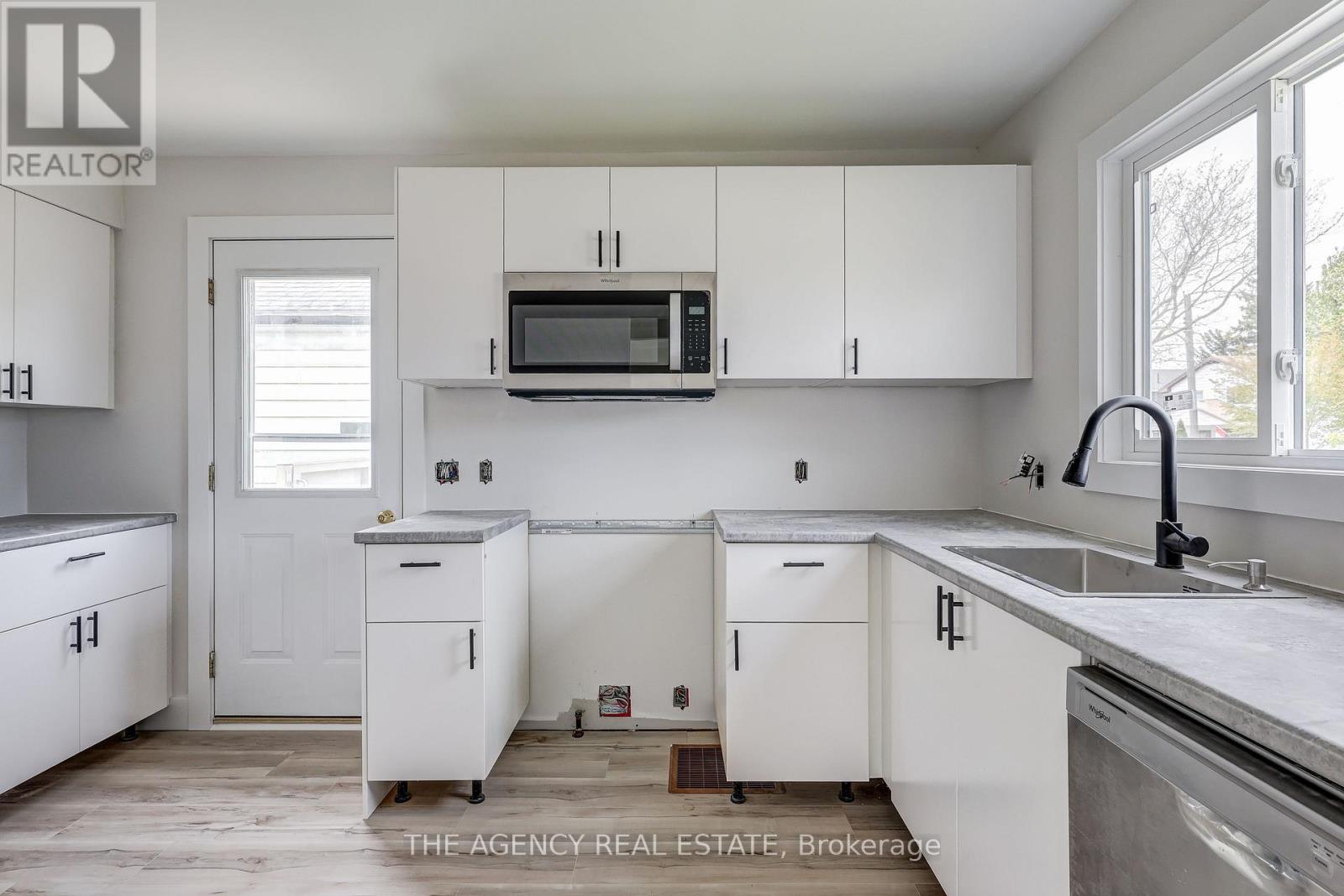 Upper - 489 Salisbury Street, London East, Ontario  N5Y 3B4 - Photo 11 - X12562076