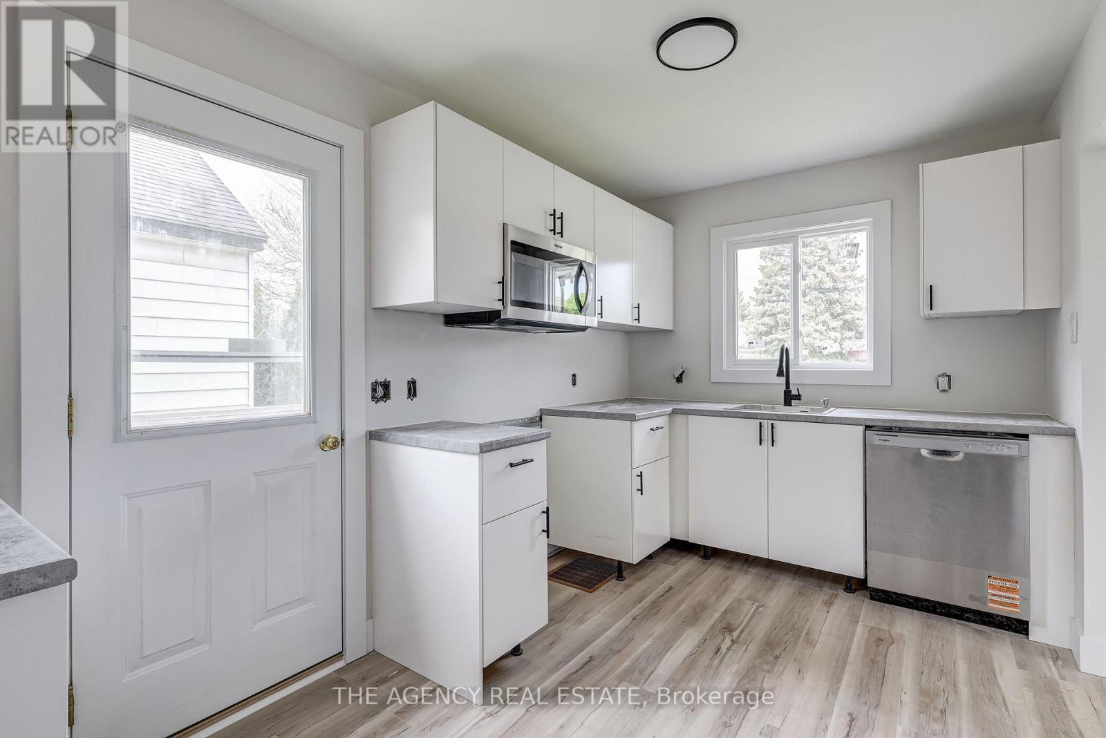 Upper - 489 Salisbury Street, London East, Ontario  N5Y 3B4 - Photo 14 - X12562076