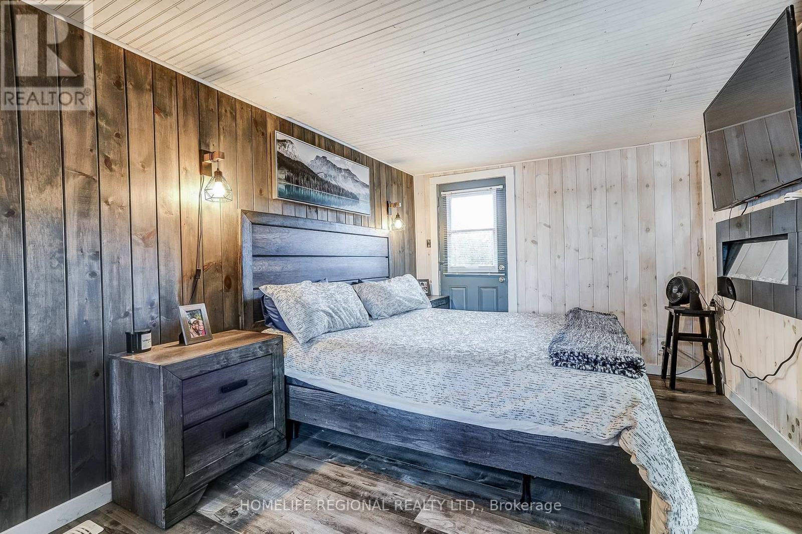 130 Crawford Road, Kawartha Lakes, Ontario  L0K 1B0 - Photo 12 - X12561710