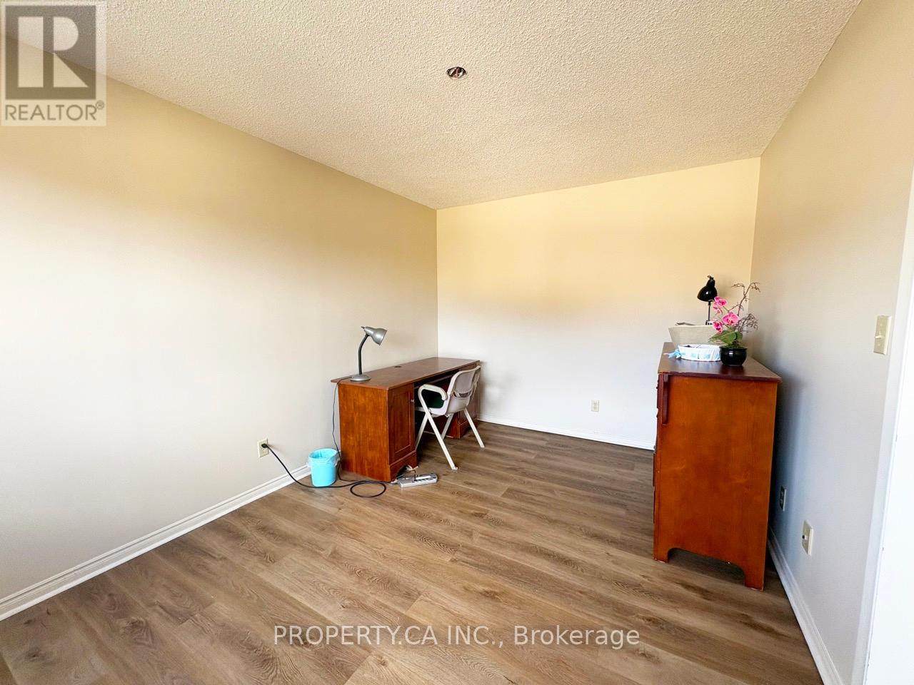 503 - 300 Keats Way, Waterloo, Ontario  N2L 6E6 - Photo 17 - X12561750