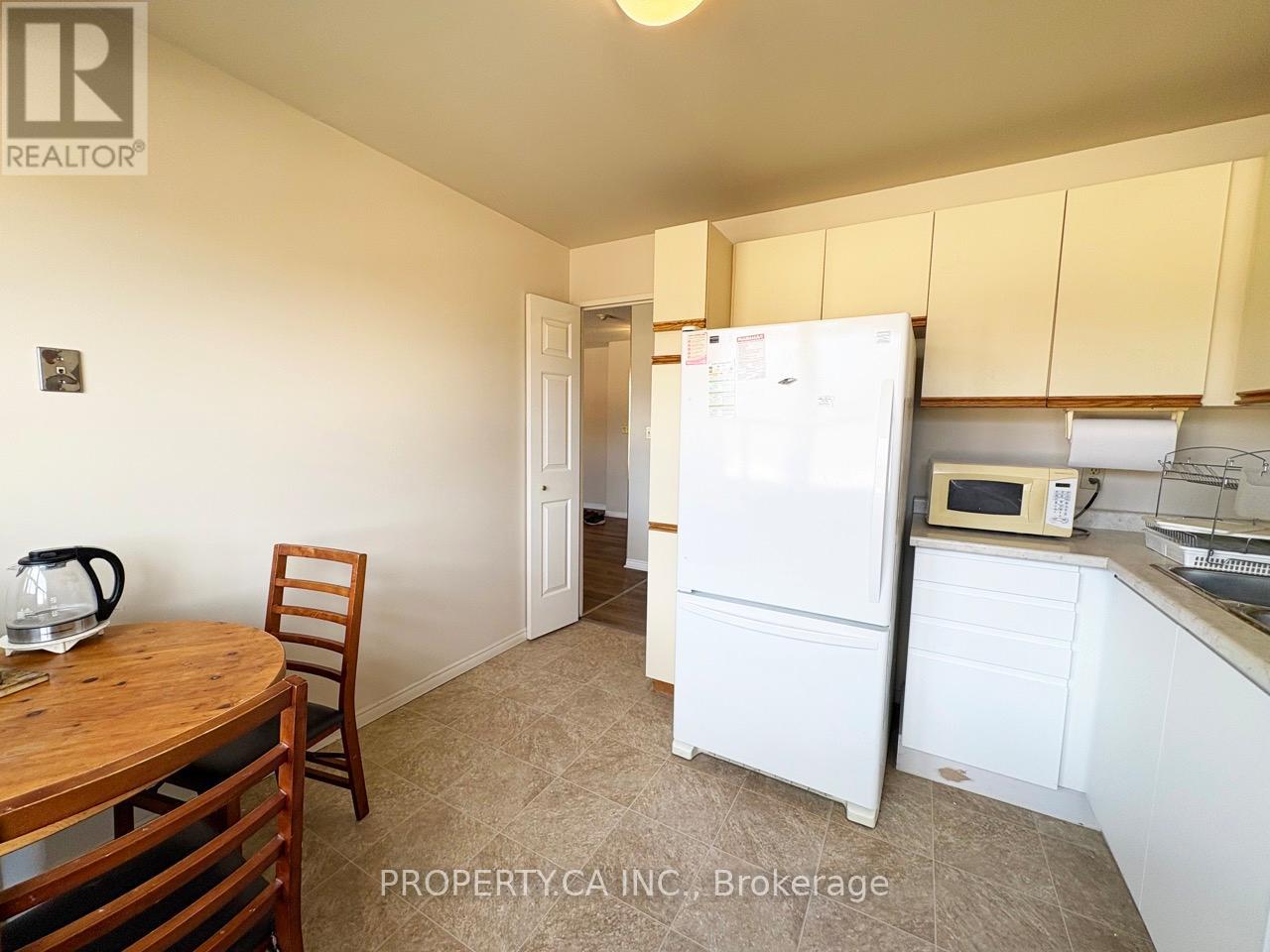 503 - 300 Keats Way, Waterloo, Ontario  N2L 6E6 - Photo 8 - X12561750